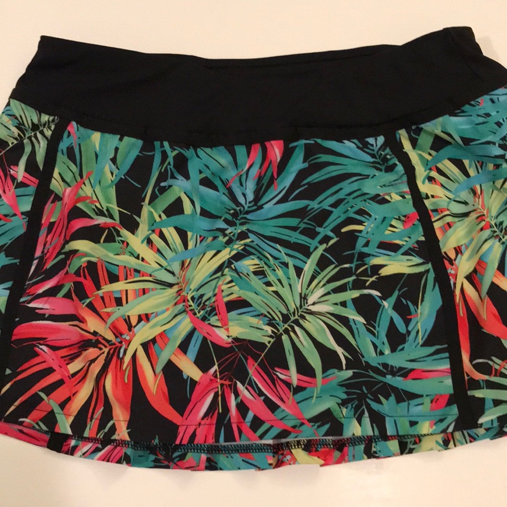 Super cute Hawaiian print skort